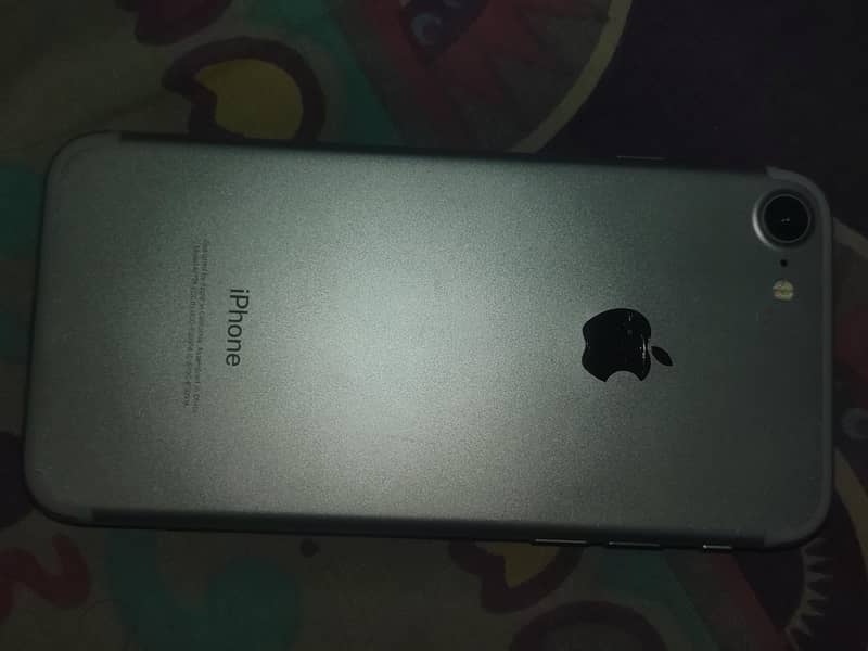 Apple iPhone 7 3