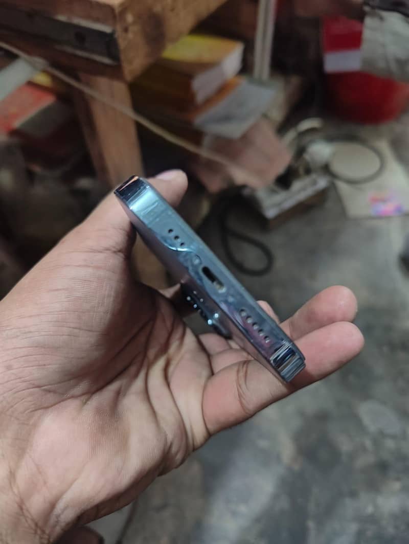 Apple iPhone 13 Pro 2