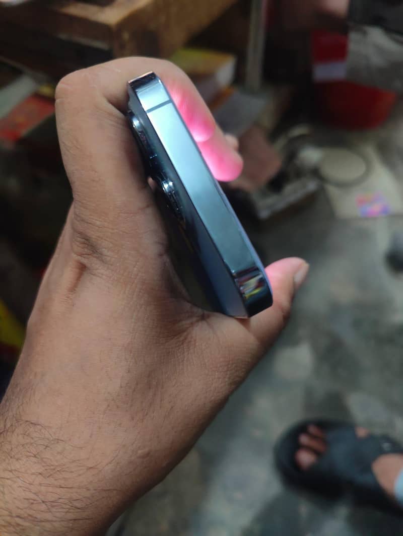 Apple iPhone 13 Pro 3