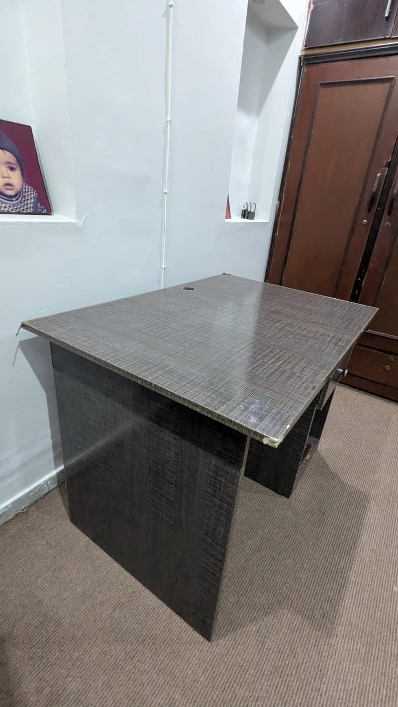 Computer Table For Sell 1