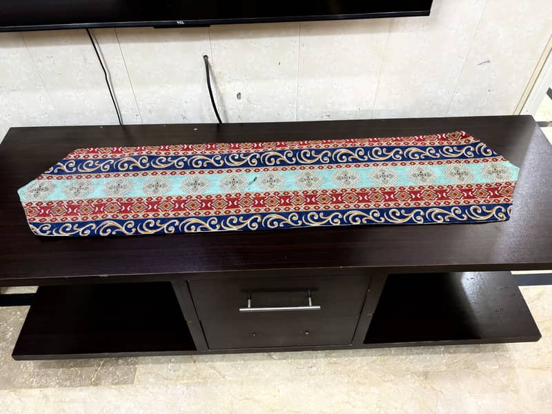 Tv console 0