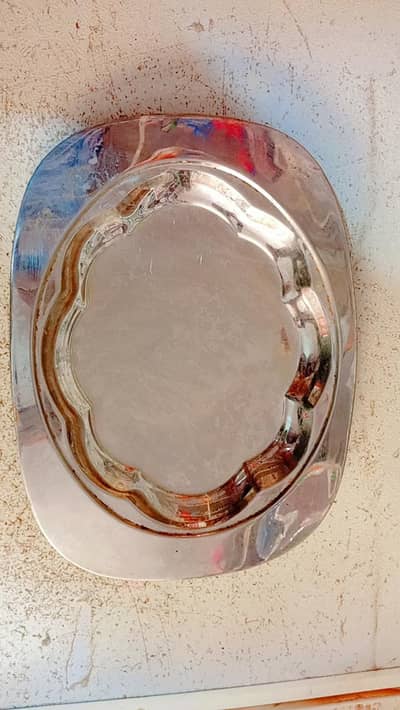 dishes sale karni 18 piece Available hain achi condition ma