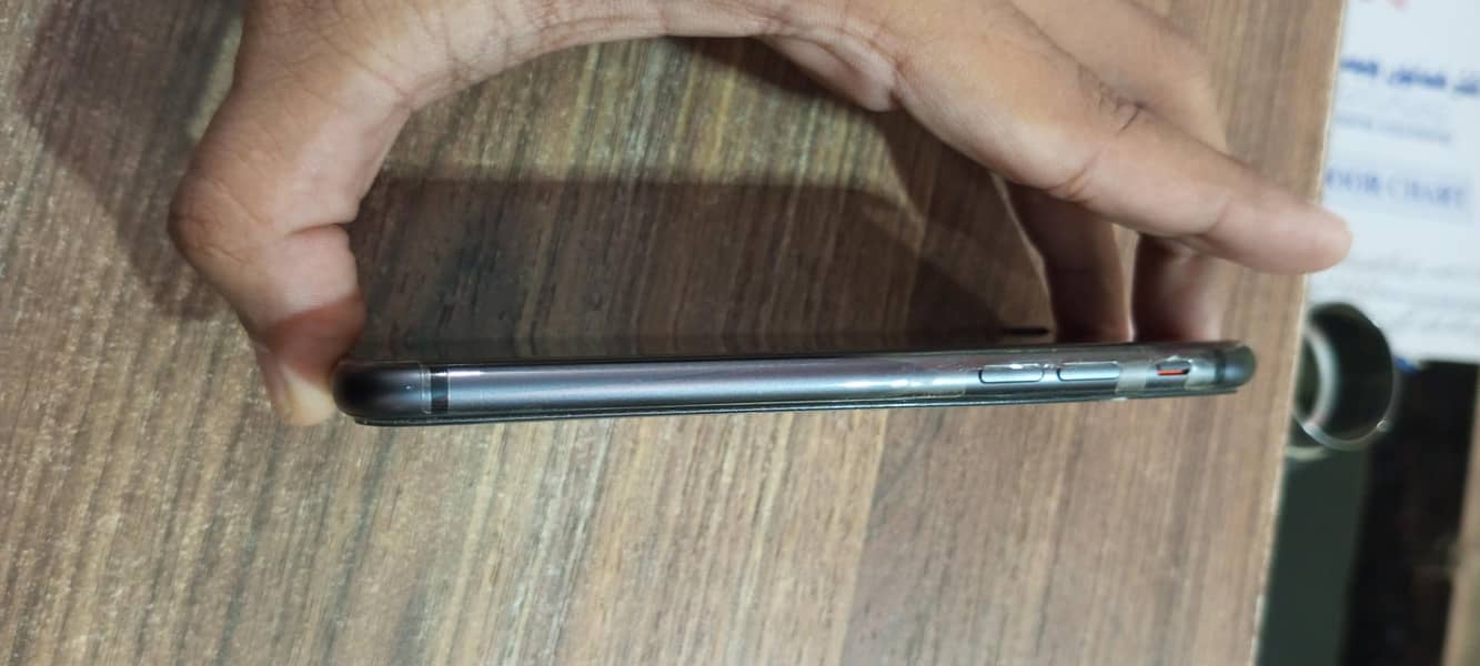Apple iPhone 8 3