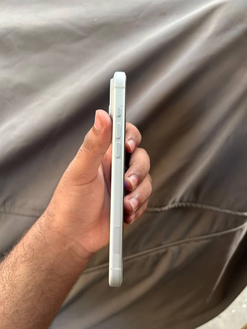 Apple iPhone 17 Pro Max 3