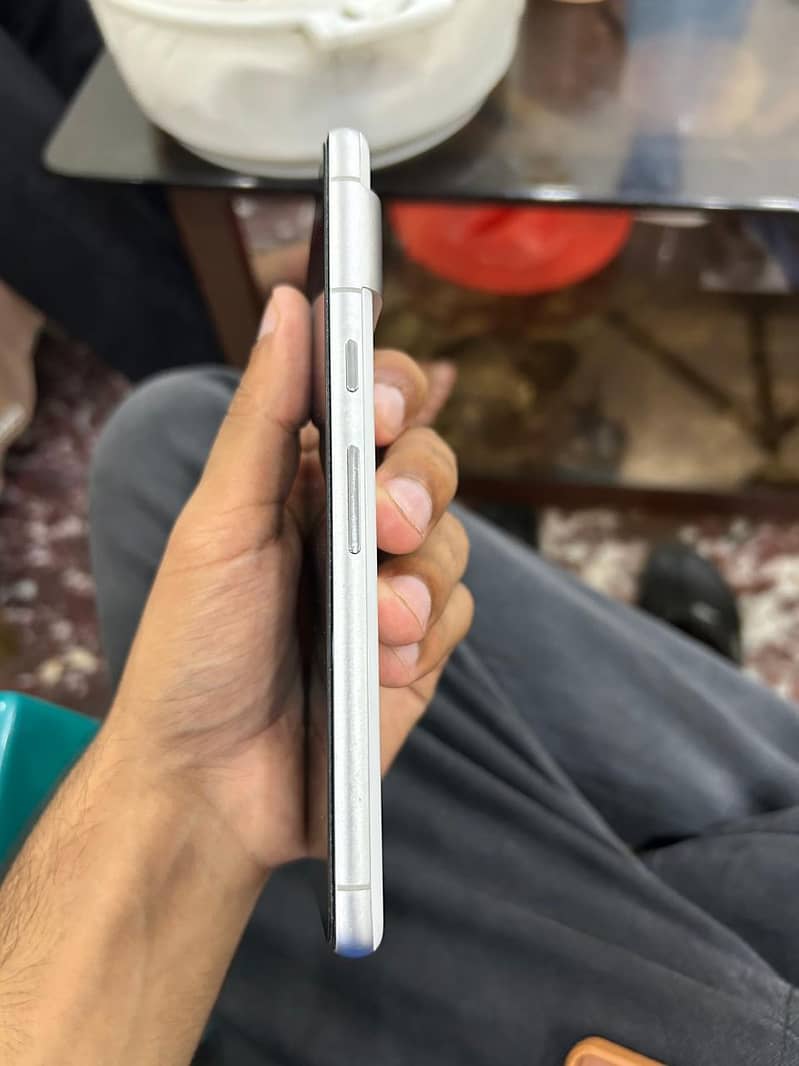 Google Pixel 7 5