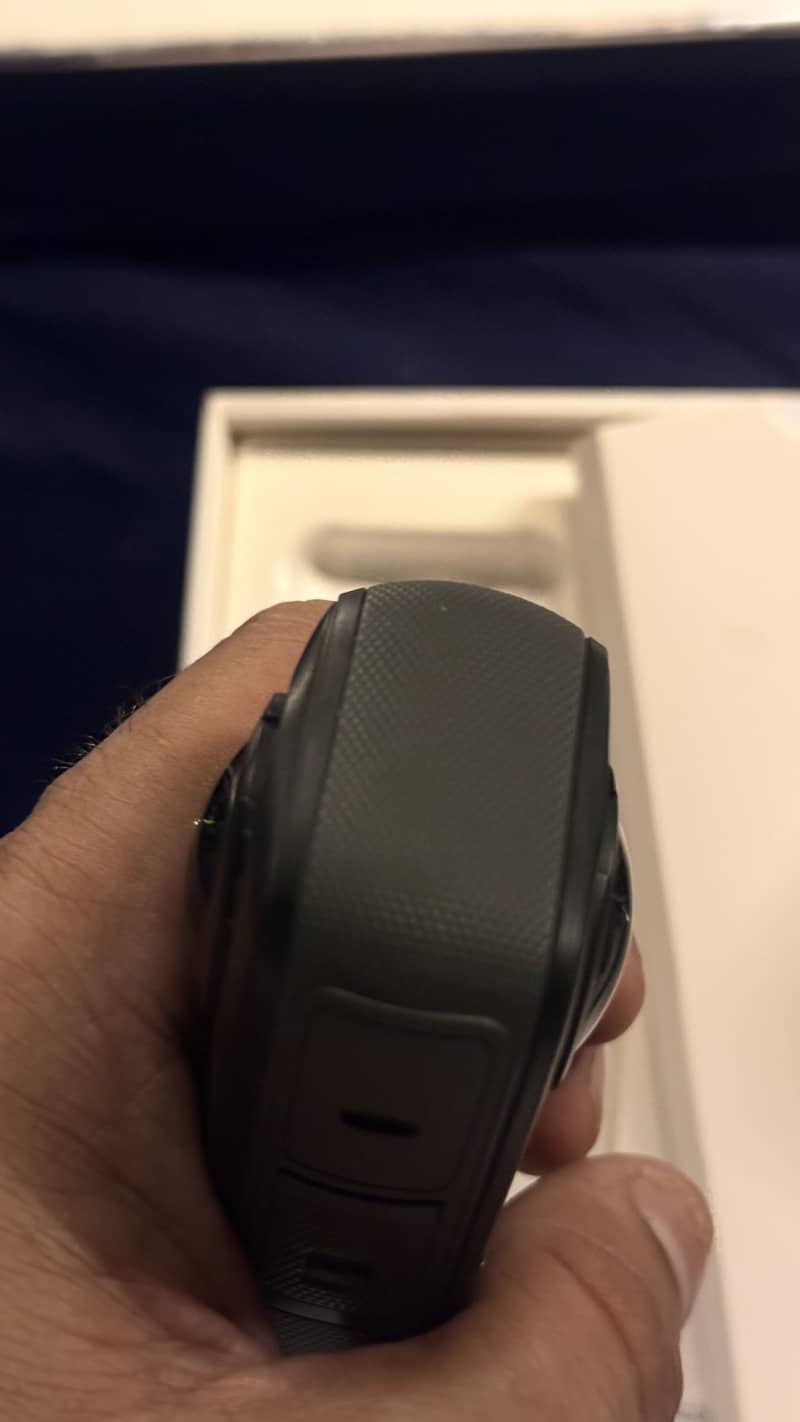 Insta 360 x4 mint condition 5