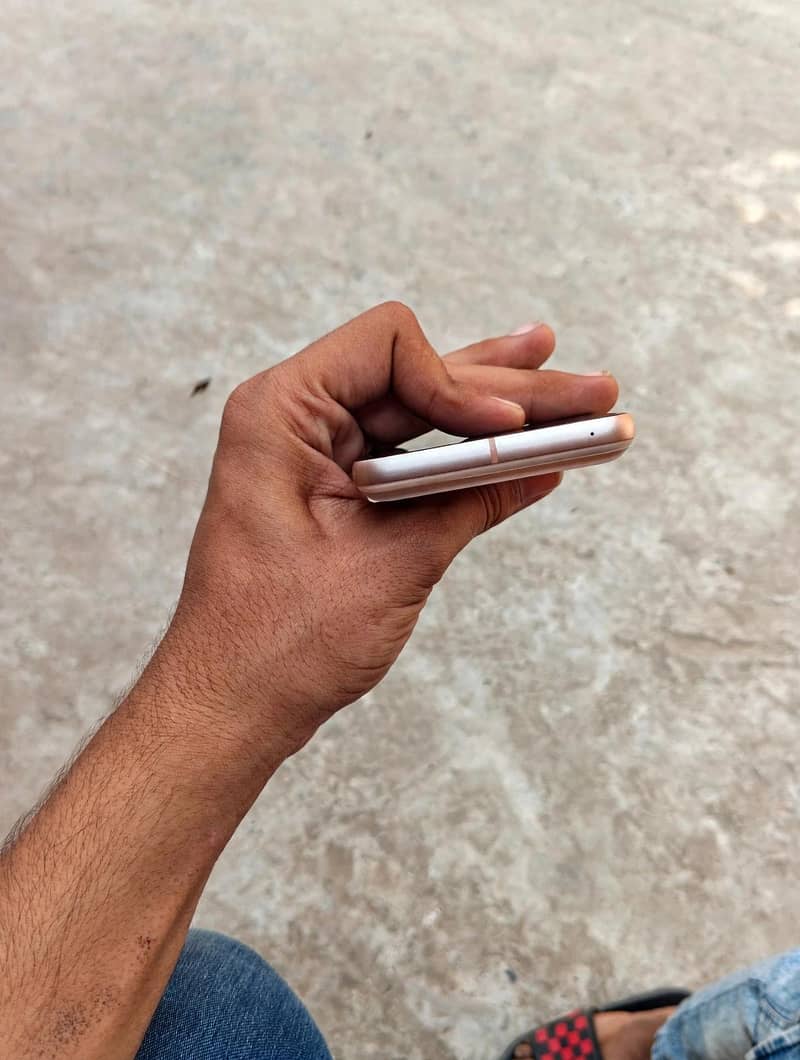 Google Pixel 8 2