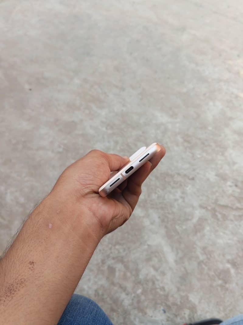 Google Pixel 8 5