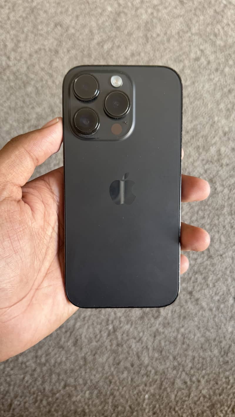 Apple iPhone 14 Pro 1