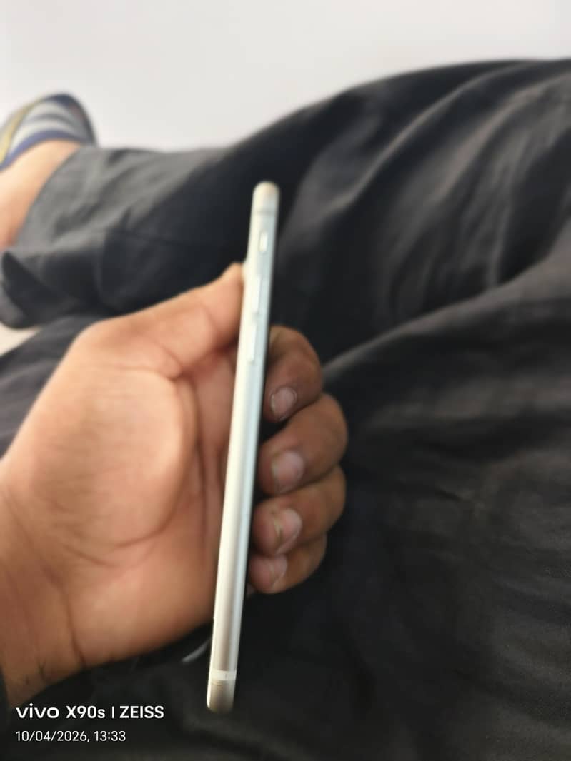 Apple iPhone SE 3