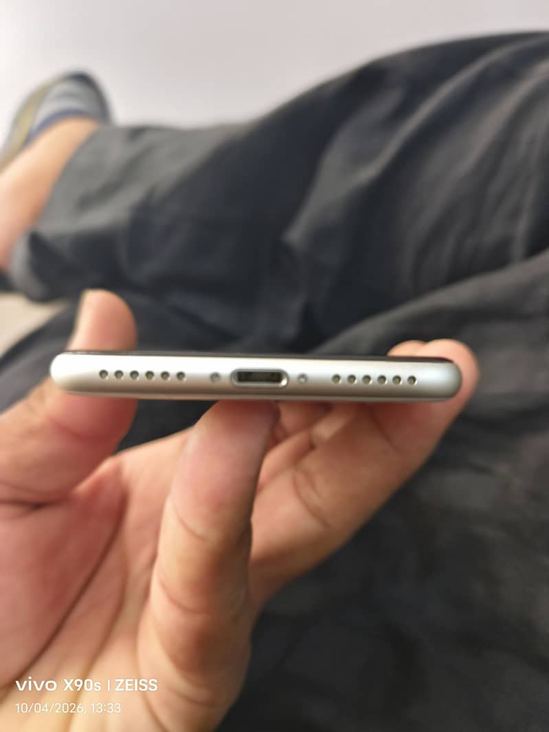 Apple iPhone SE 4