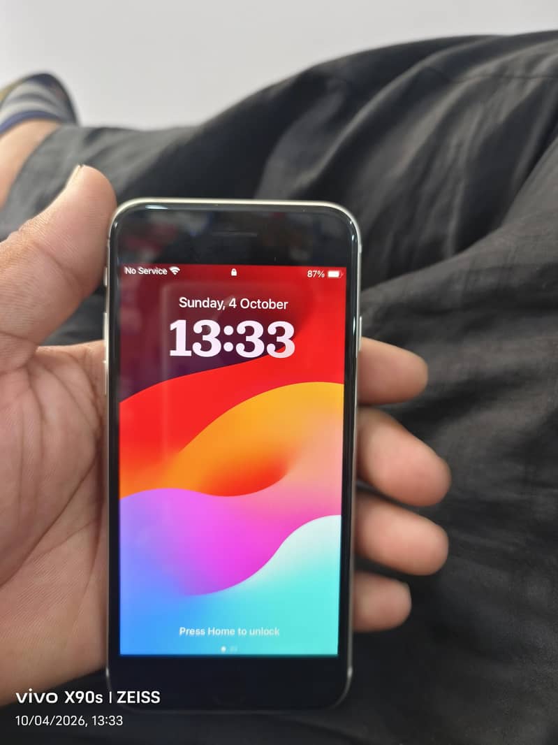 Apple iPhone SE 6