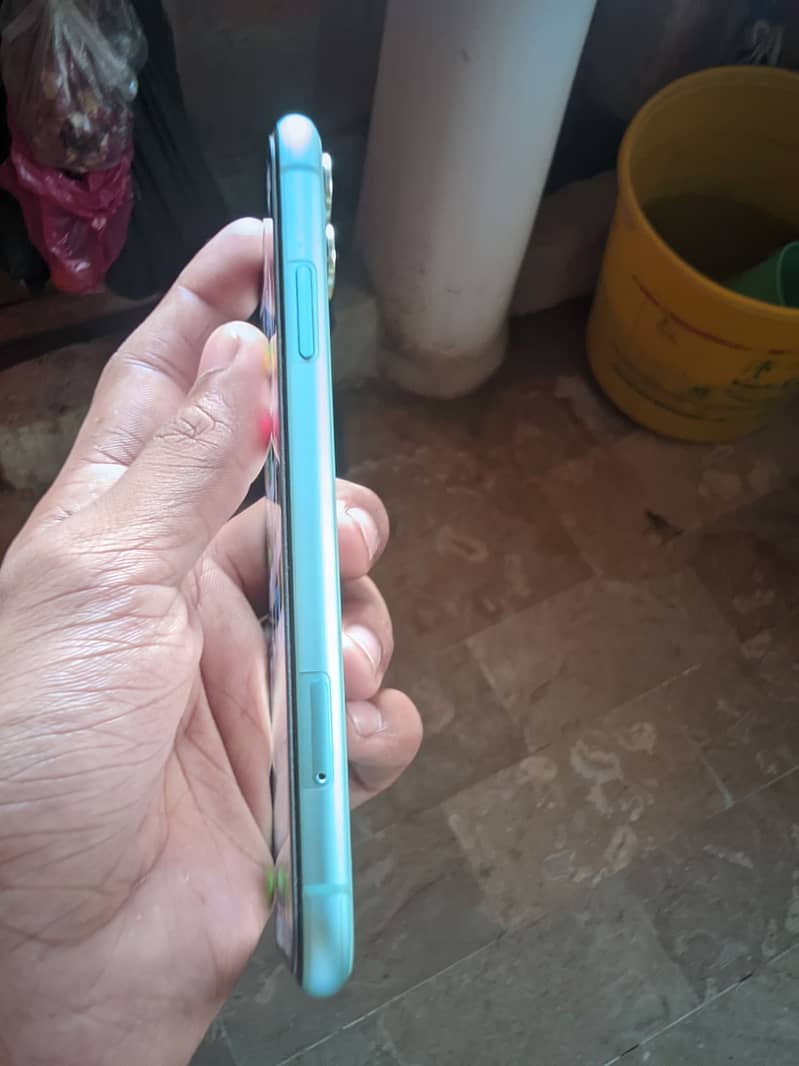 Apple iPhone 11 15