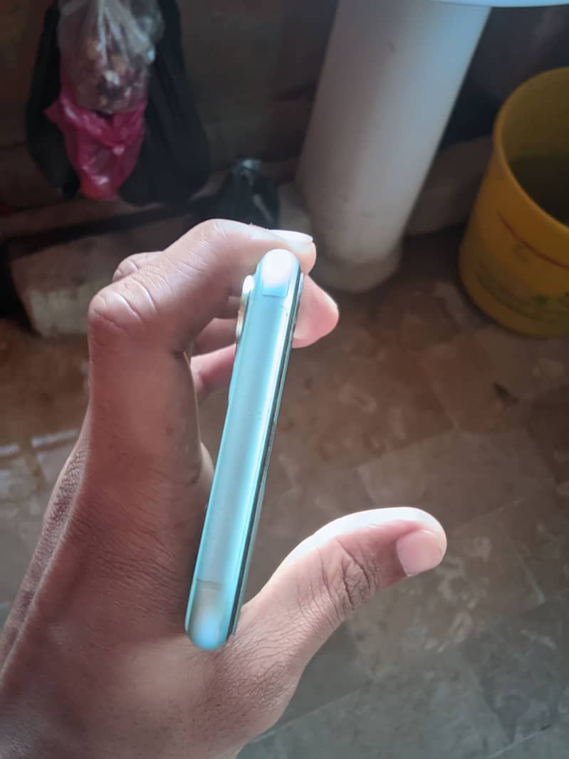 Apple iPhone 11 17