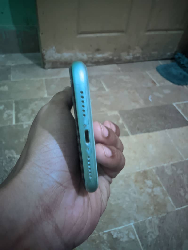 Apple iPhone 11 18