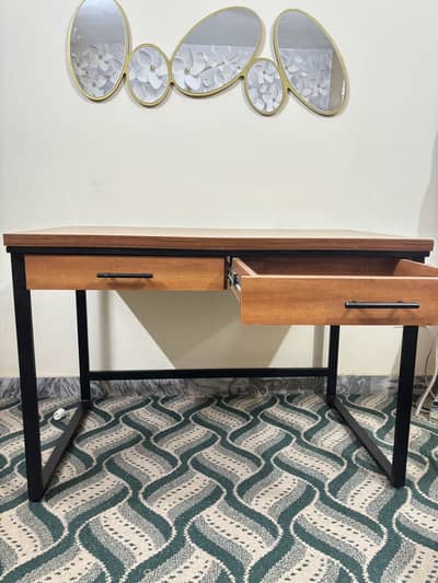 Study/work table
