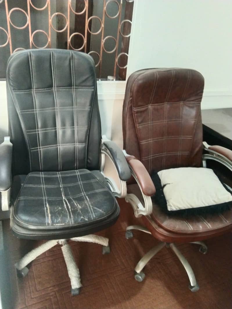 Chairs 0