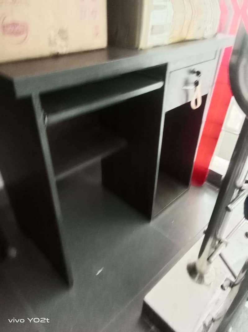 study table for sale 0