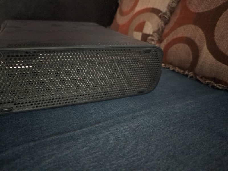 Xbox 360 with 2 controller 4