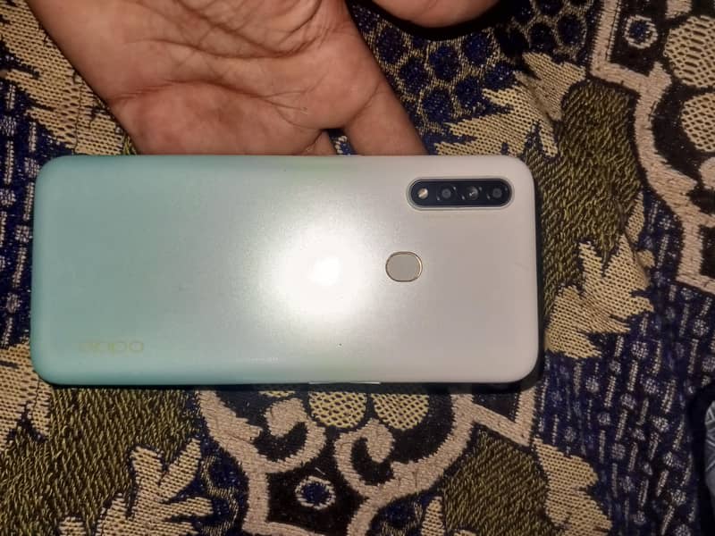 OPPO A31 0