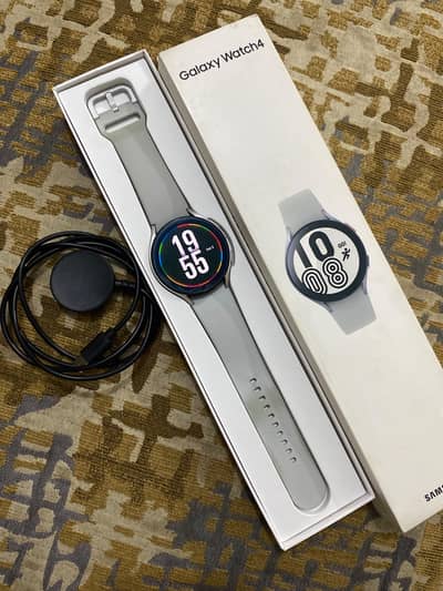 Samsung Galaxy Watch 4 44mm Silver With Complete Box