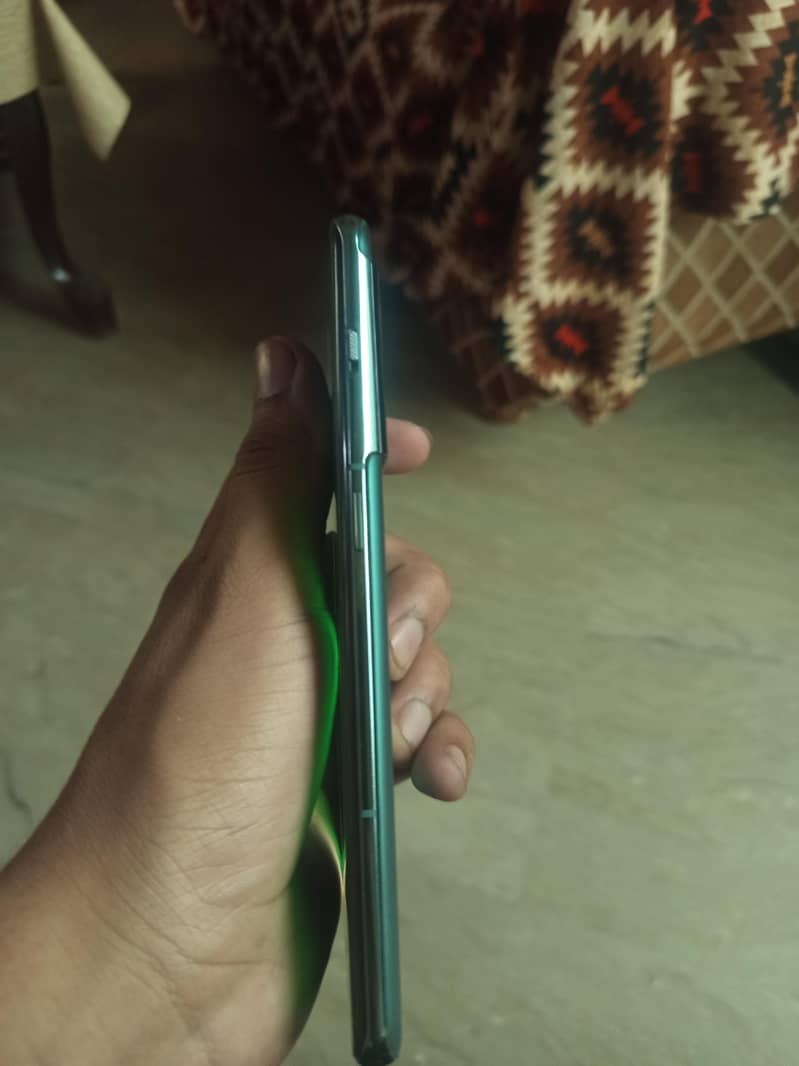 One Plus 10 Pro 5G 4