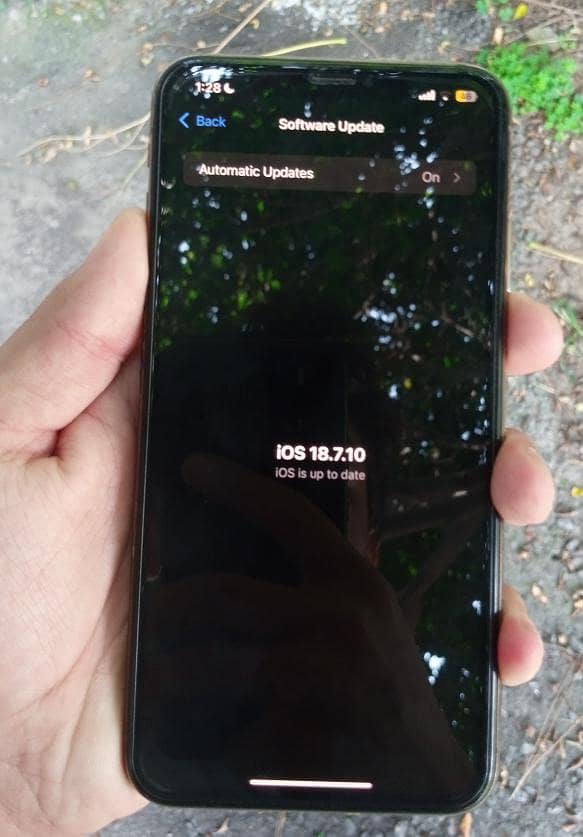 Apple iPhone XS Max 4