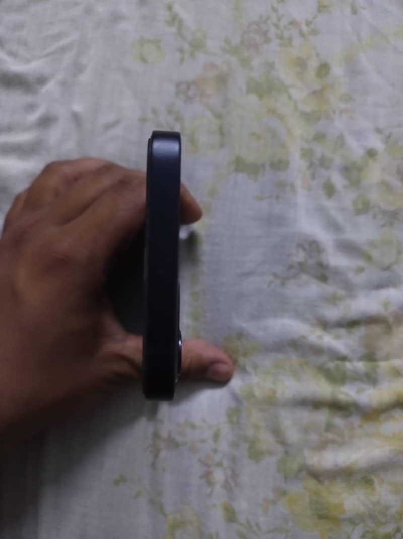 Apple iPhone 12 1