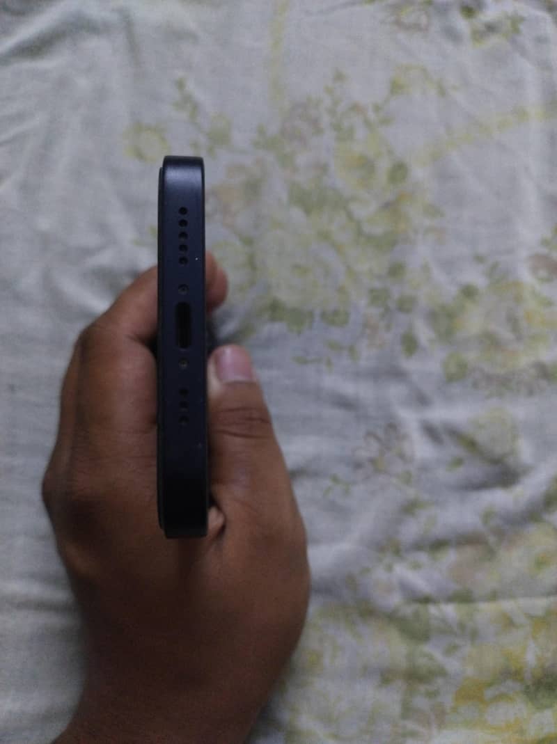 Apple iPhone 12 3