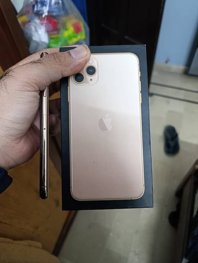 Apple iPhone 11 Pro Max 3
