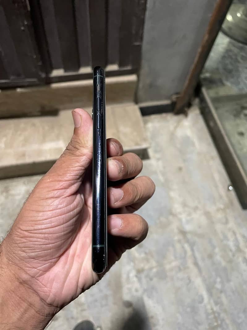 Apple iPhone 11pro 1