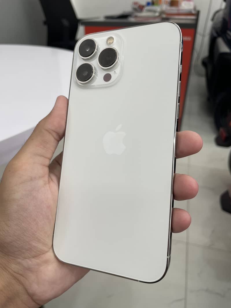 Apple iPhone 13 Pro Max 1