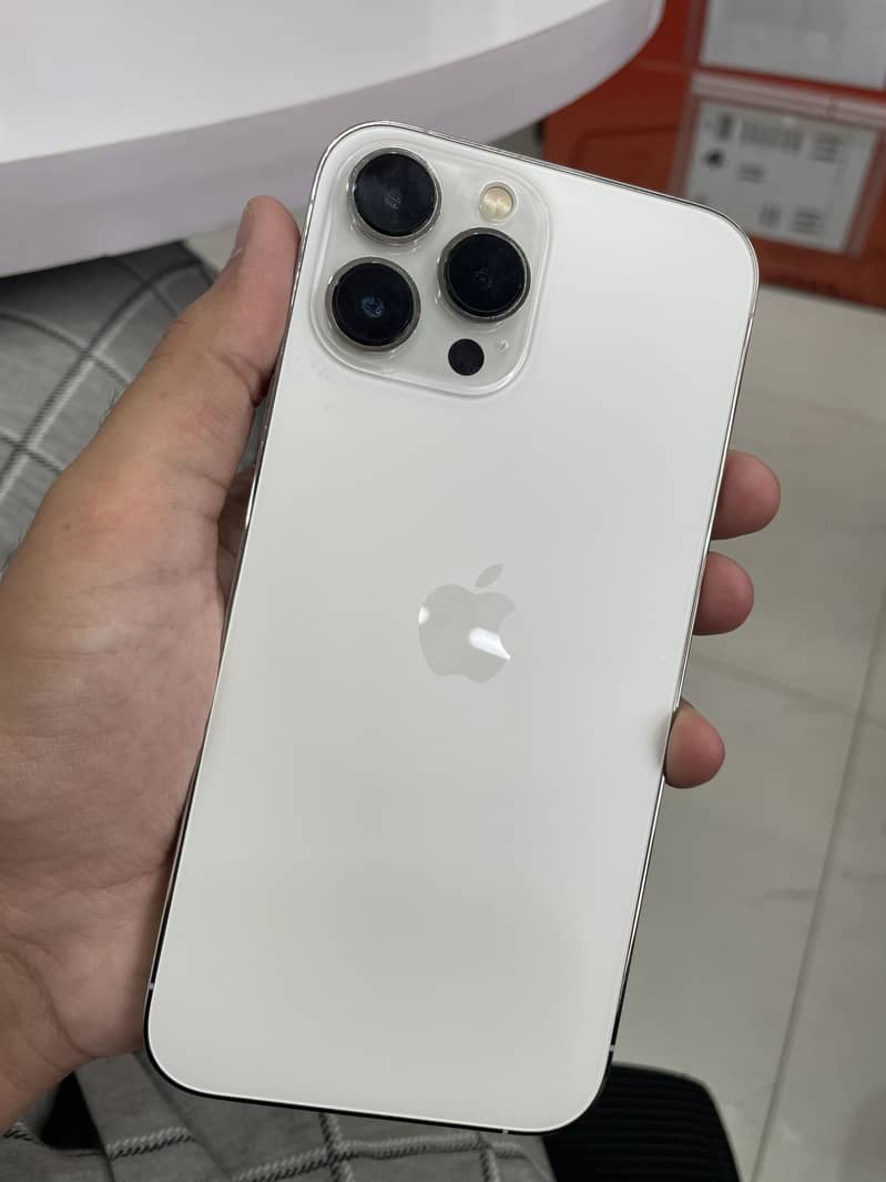 Apple iPhone 13 Pro Max 2