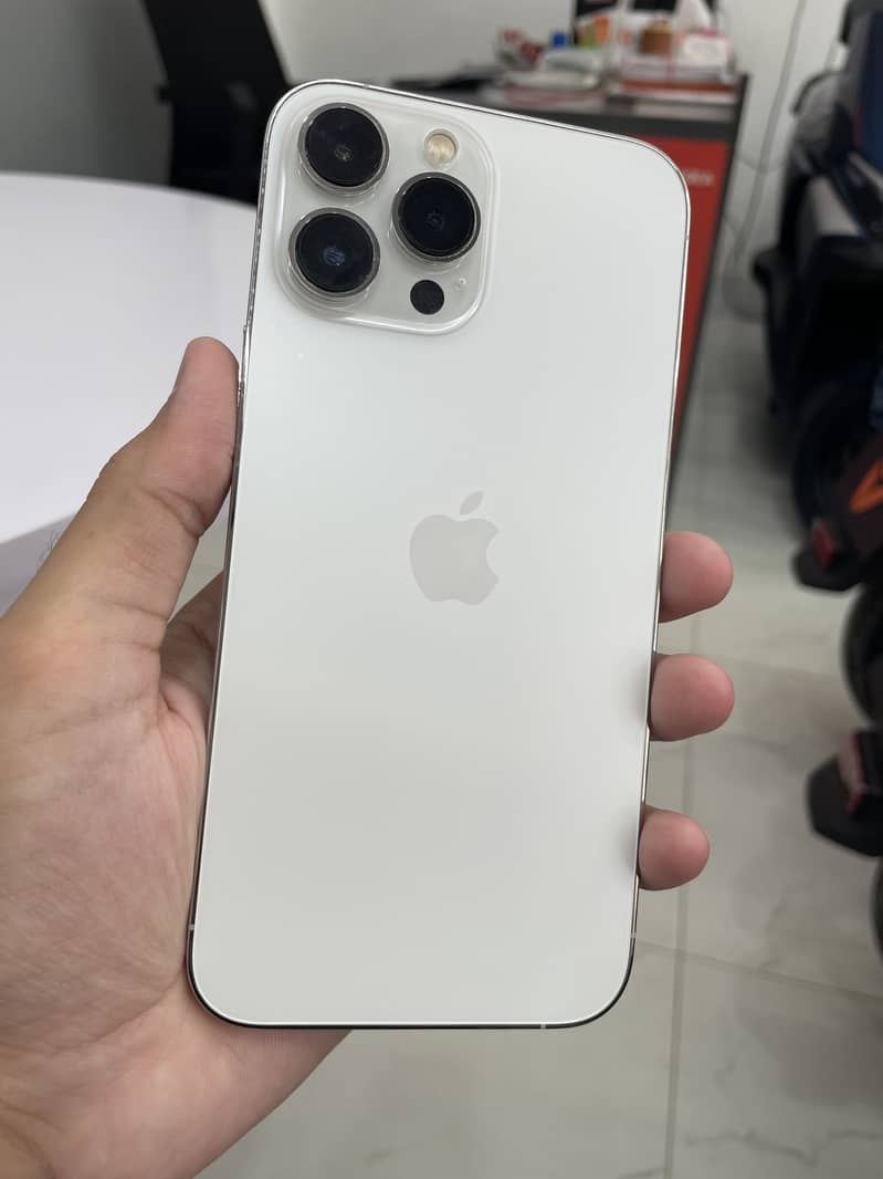 Apple iPhone 13 Pro Max 3