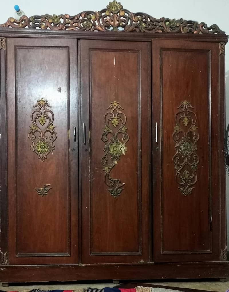3 door Wardrob 0