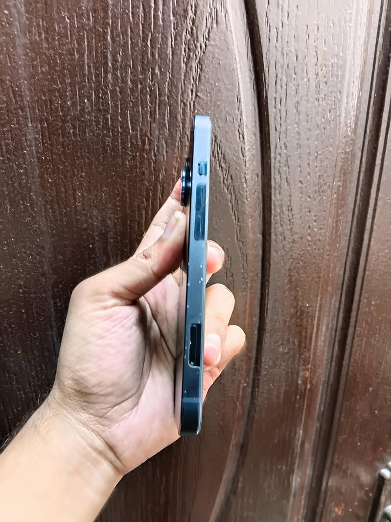 Apple iPhone 13 3