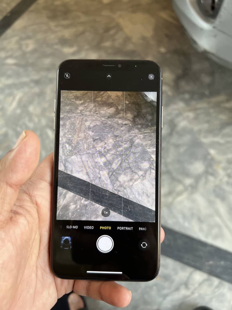 Apple iPhone XS Max 7