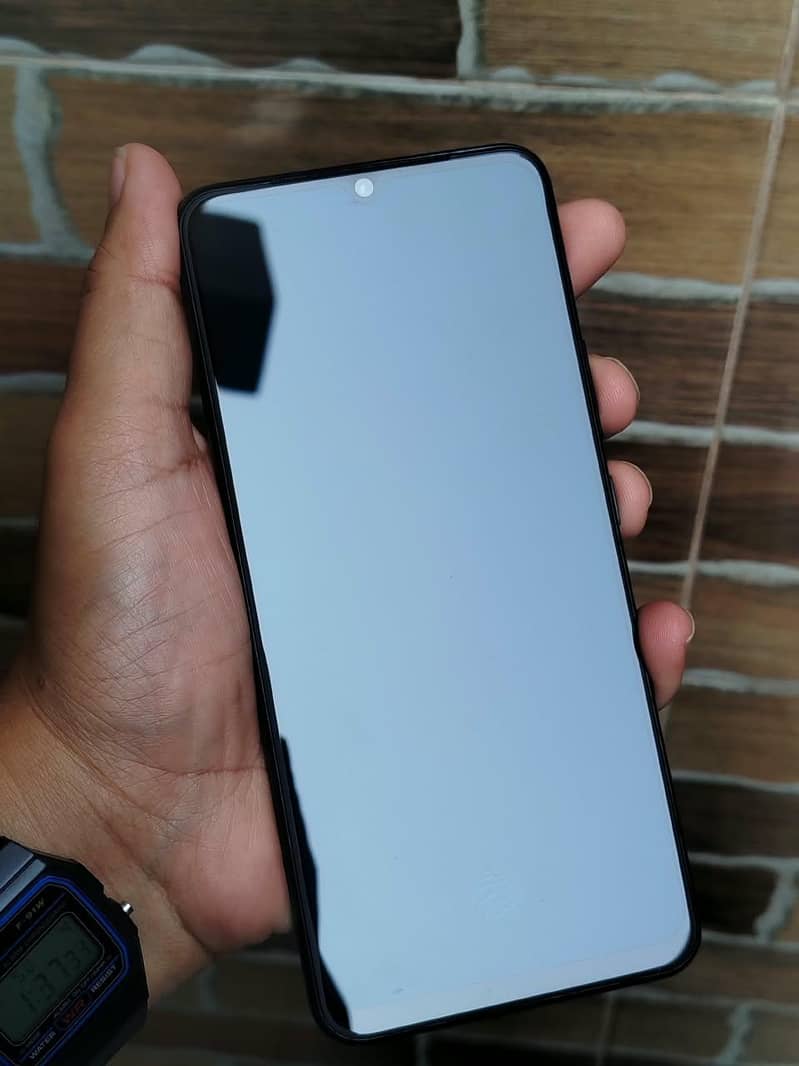 Vivo V21e 1