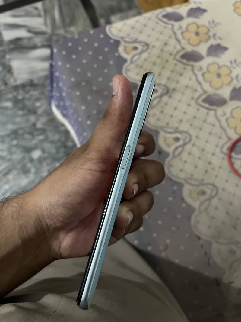 OPPO A76 1