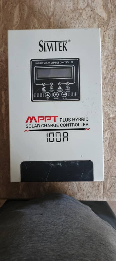 MPPT SIMTEK CHARGE CONTROLLER