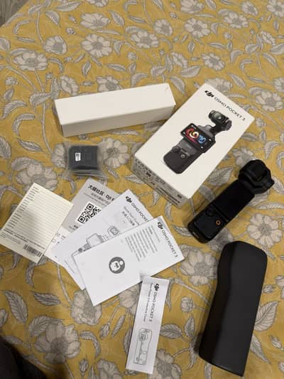Dji osmo pocket 3 standard combo in pristine condition
