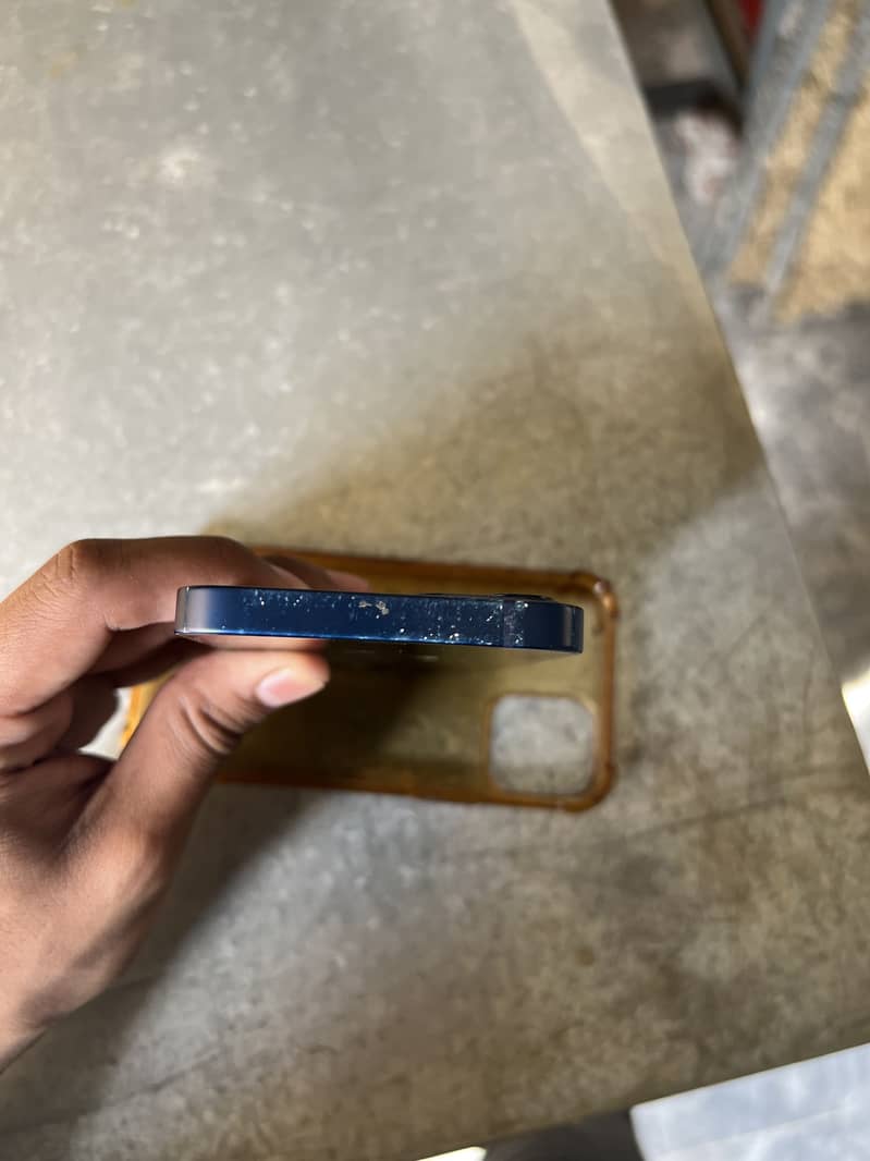 Apple iPhone 12 mini 4