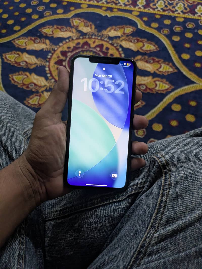 Apple iPhone 11 Pro Max 1