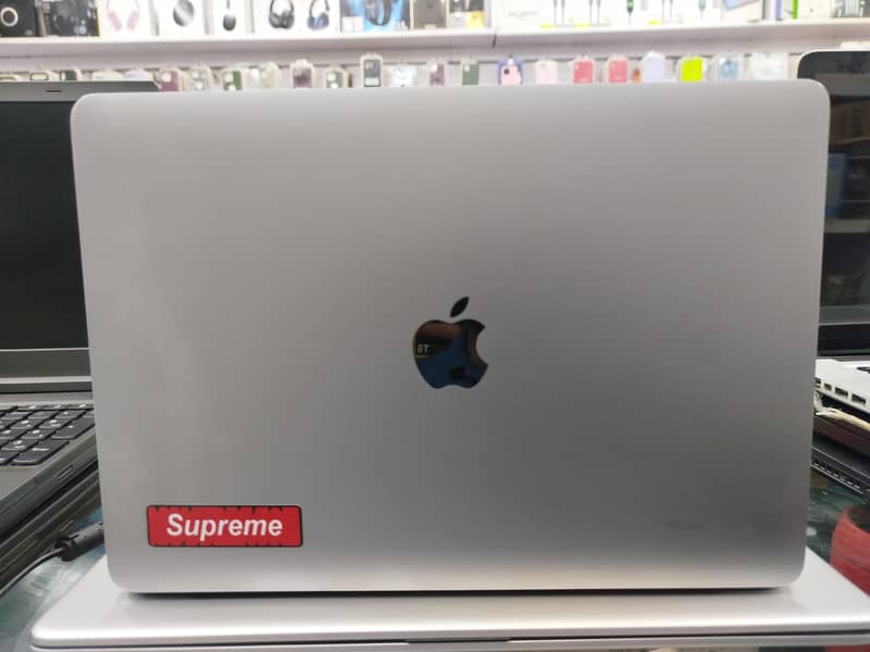 MacBook Pro 2017 0