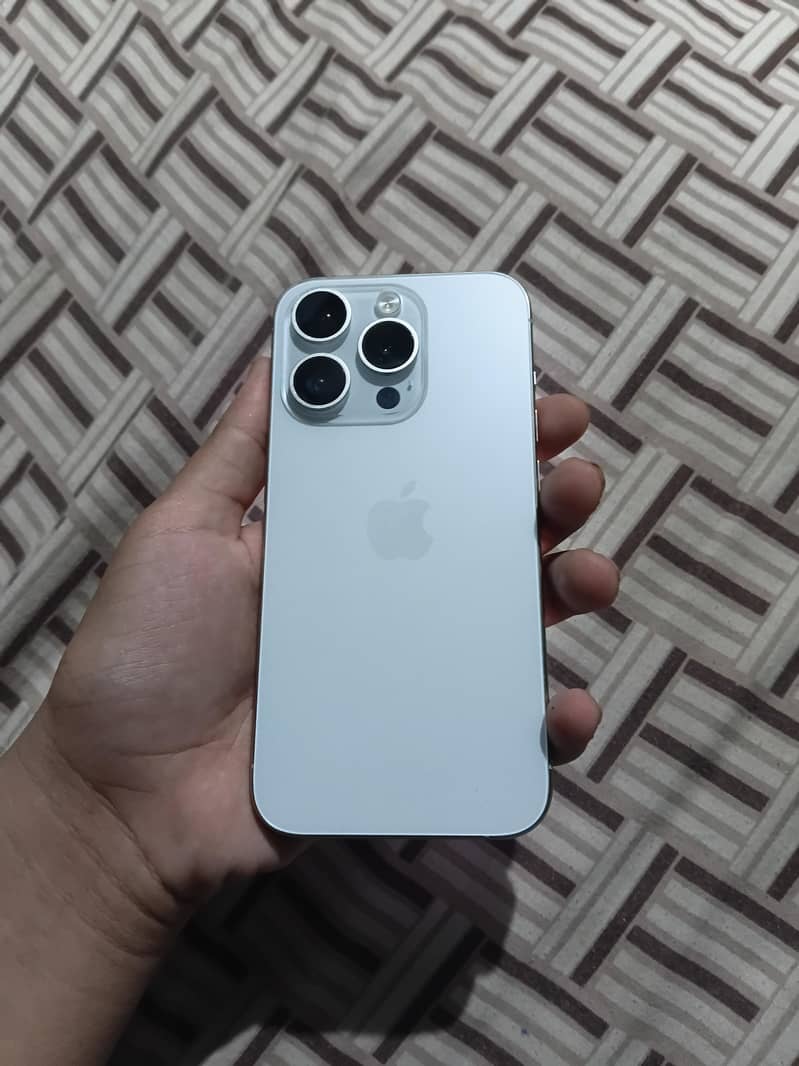 Apple iPhone 15 Pro 1