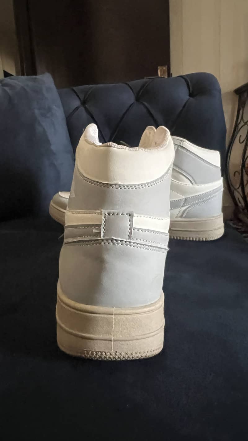 Sneakers 3