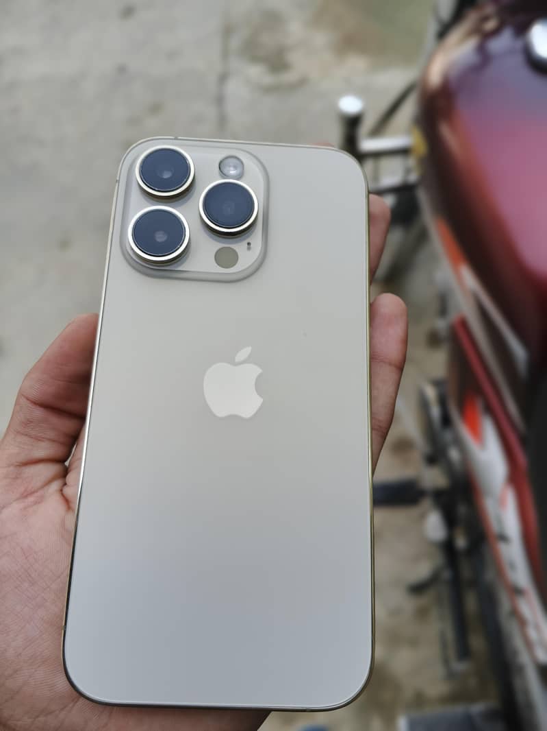 Apple iPhone 14 Pro 0