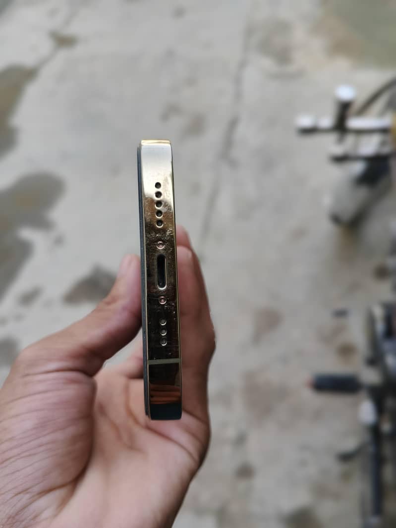 Apple iPhone 14 Pro 2