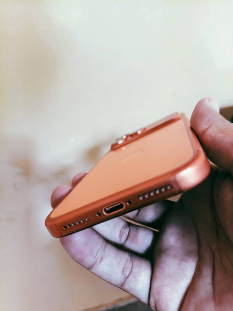 Apple iPhone 17 Pro Max 4