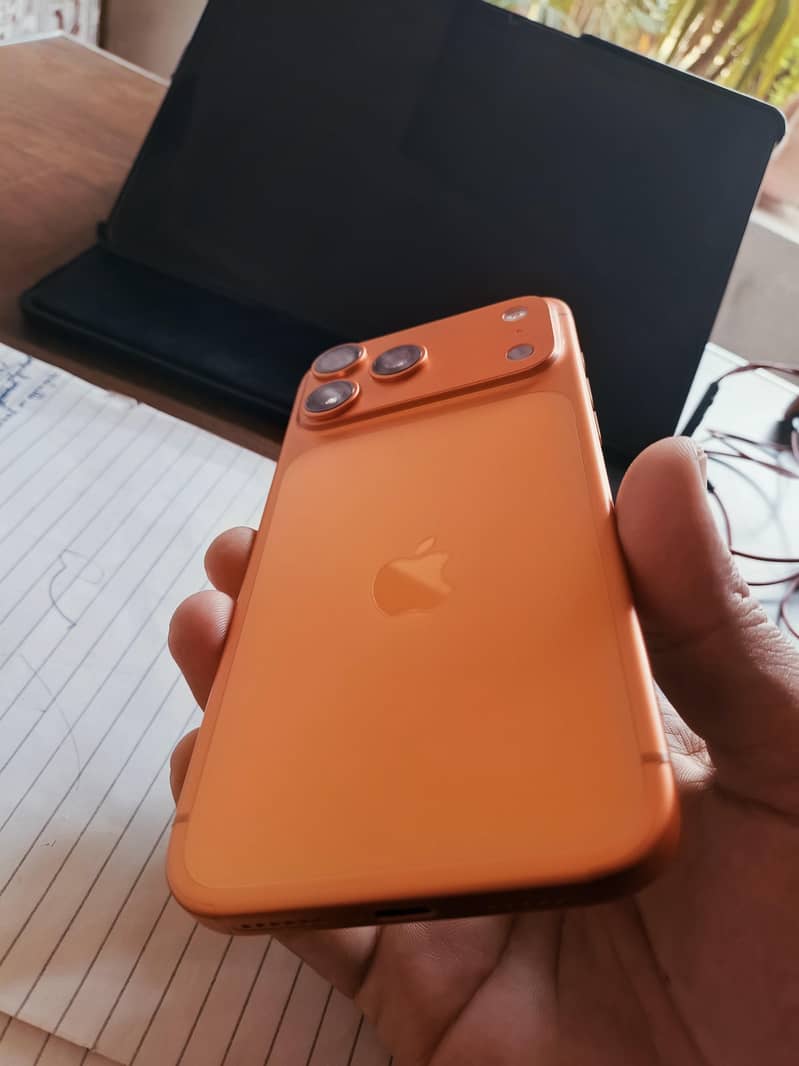 Apple iPhone 17 Pro Max 5